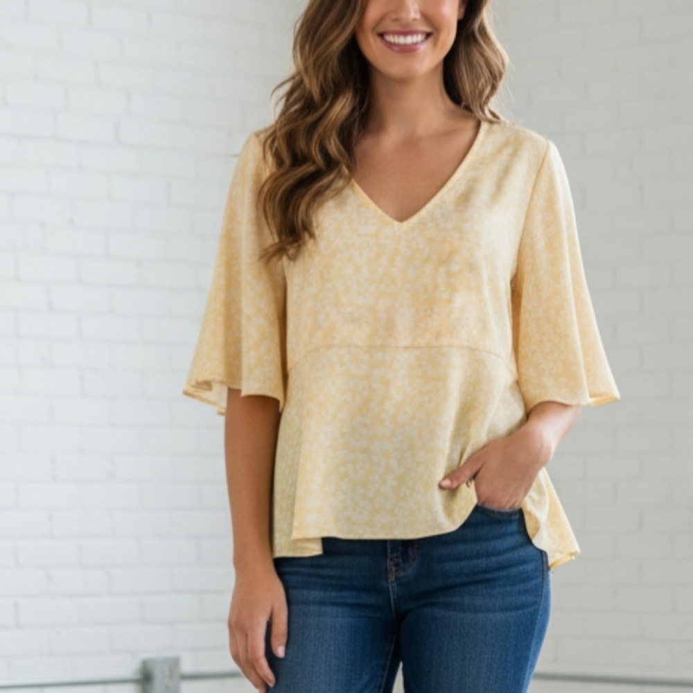 NWT Sz S CeCe Floral Yellow V-Neck Flowy Blouse Relaxed Fit Women's Top